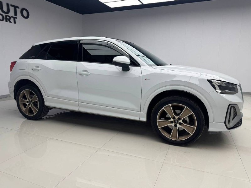 Audi Q2 2022 фото 2
