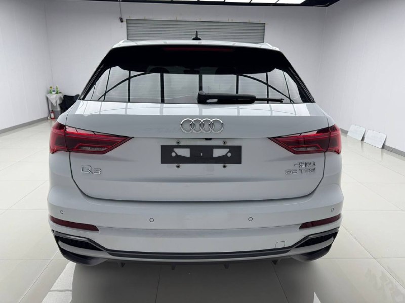 Audi Q3 2022 фото 3
