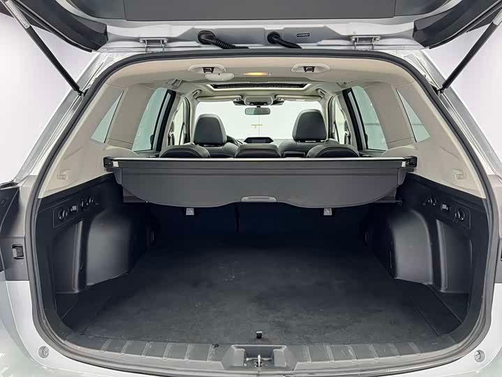 Subaru Forester Luxury Edition 2022 фото 9