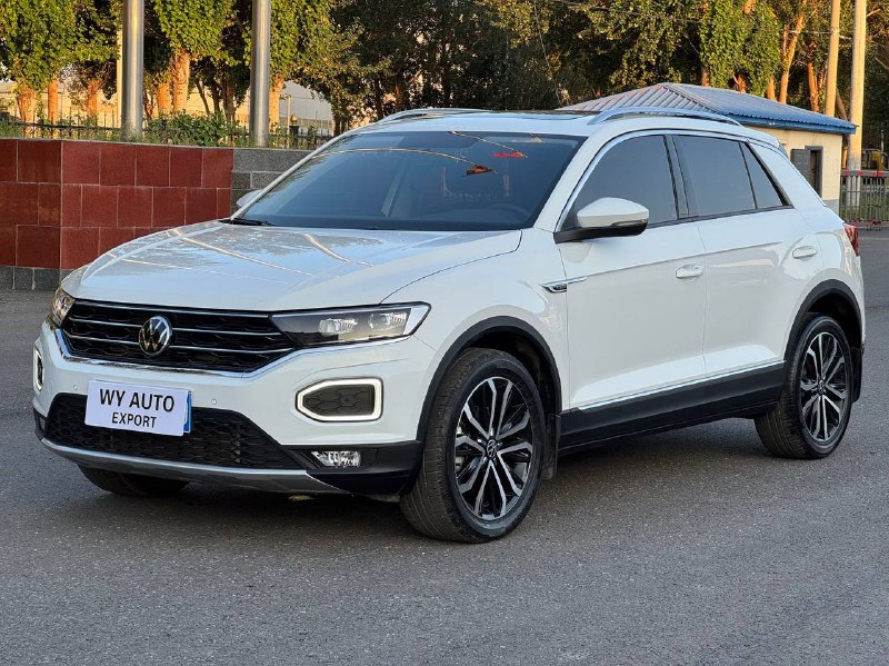 Volkswagen T-Roc 2023 фото 1