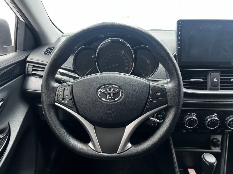 Toyota Yaris L 2022 фото 7