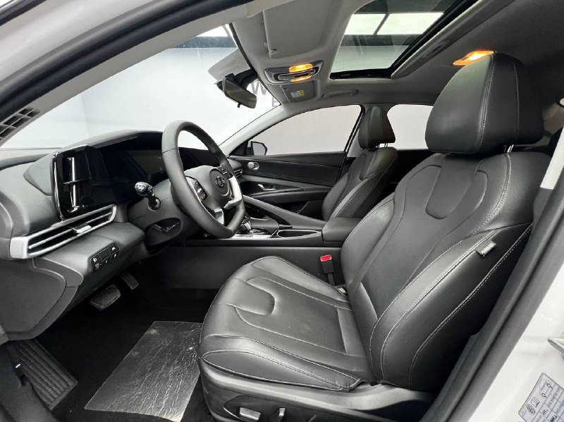 Hyundai Elantra 2022 фото 4