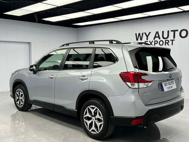 Subaru Forester Luxury Edition 2022 фото 4