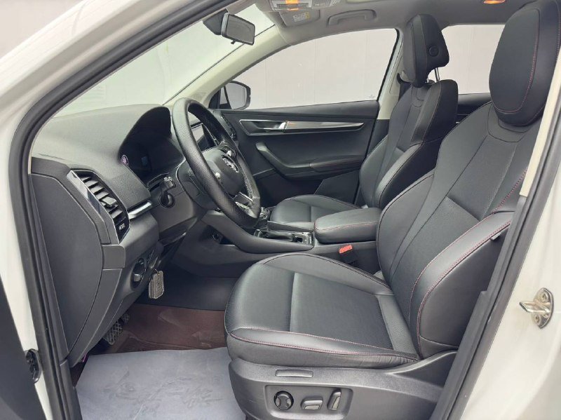Škoda Karoq 2023 фото 4