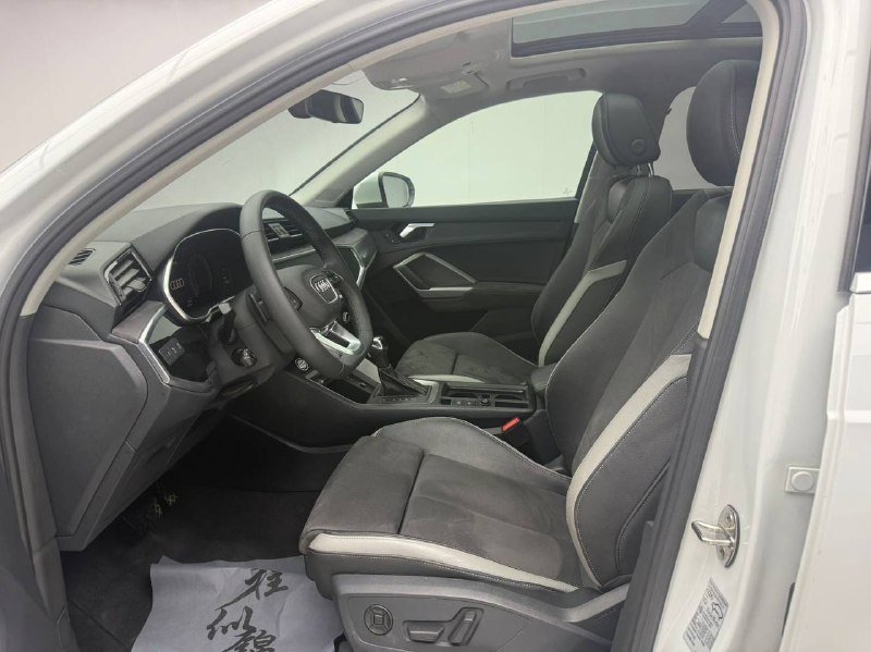 Audi Q3 2022 фото 4
