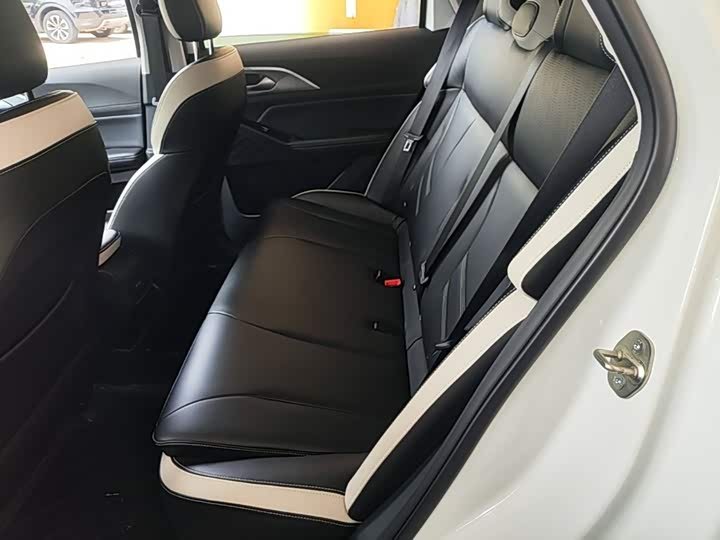 Geely Geometry E Firefly 2023 фото 6