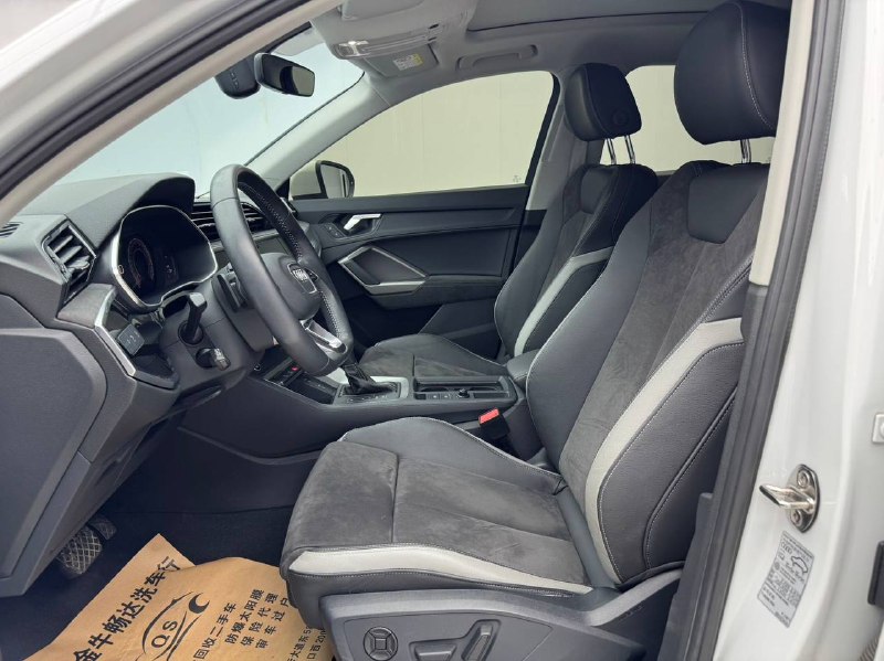 Audi Q3 2022 фото 4