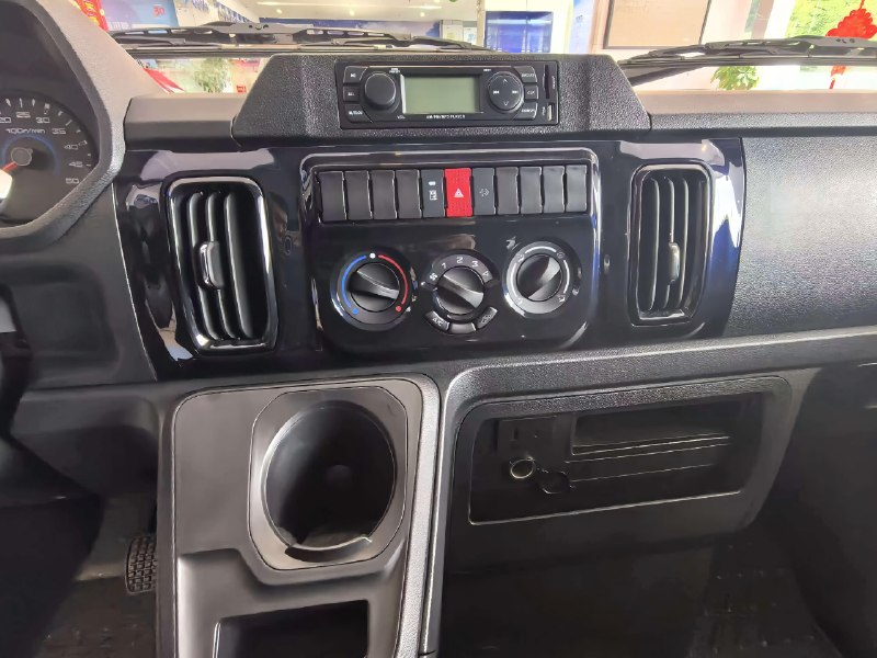 Iveco Deyi 2026 фото 7