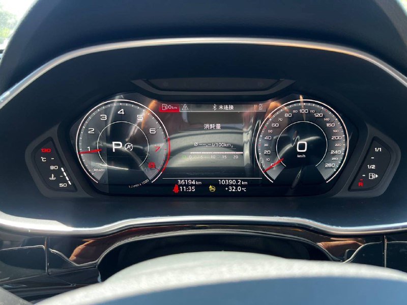 Audi Q3 2022 фото 9