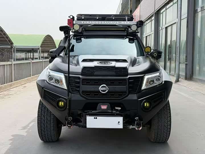 Nissan Navara Premium Closed Van 2024 фото 2