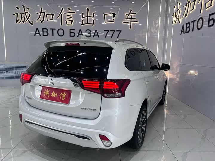 Mitsubishi Outlander Comfort line 2023 фото 3