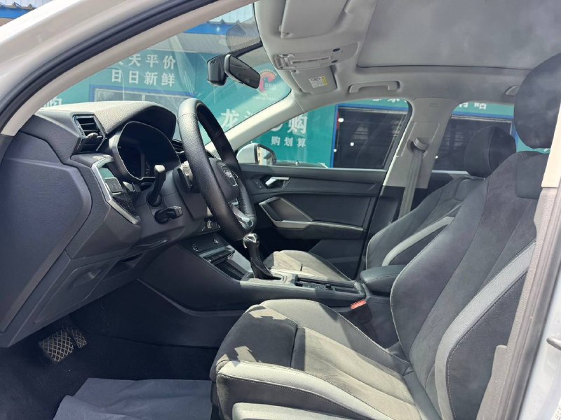Audi Q3 2021 фото 4