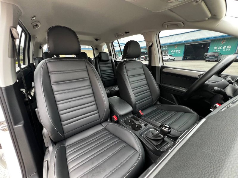 Volkswagen Touran 2021 фото 6