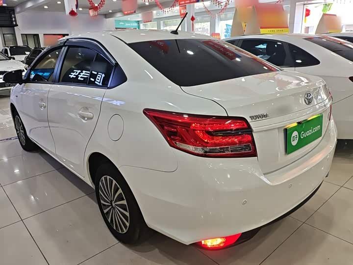 Toyota Vios Leading PLUS 2023 фото 3