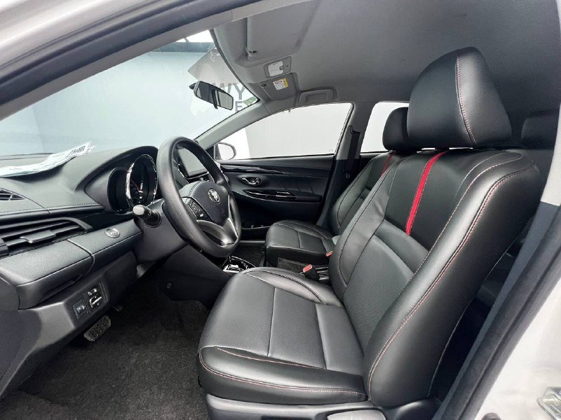 Toyota Yaris L 2022 фото 4