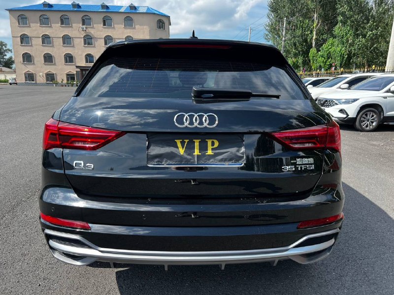 Audi Q3 2021 фото 3