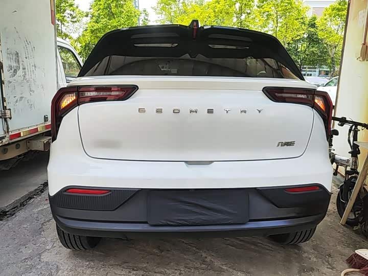 Geely Geometry E Firefly 2023 фото 3