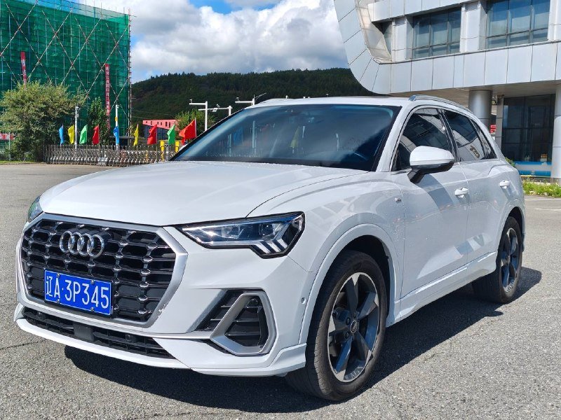 Audi Q3 2022 фото 2