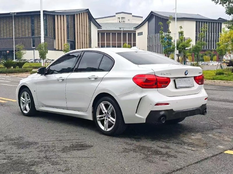 BMW 1‑серия 2022 фото 3