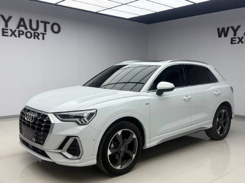 Audi Q3 2022 фото 1