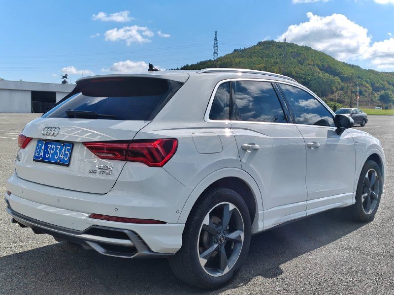 Audi Q3 2022 фото 3