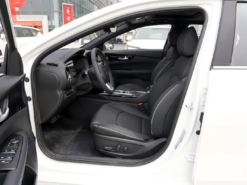 Kia K3 2024 фото 3