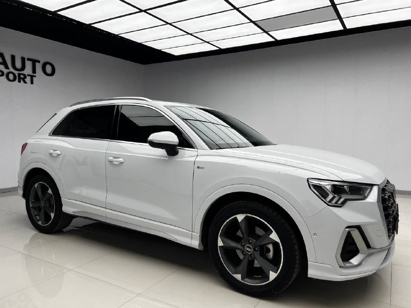 Audi Q3 2022 фото 2
