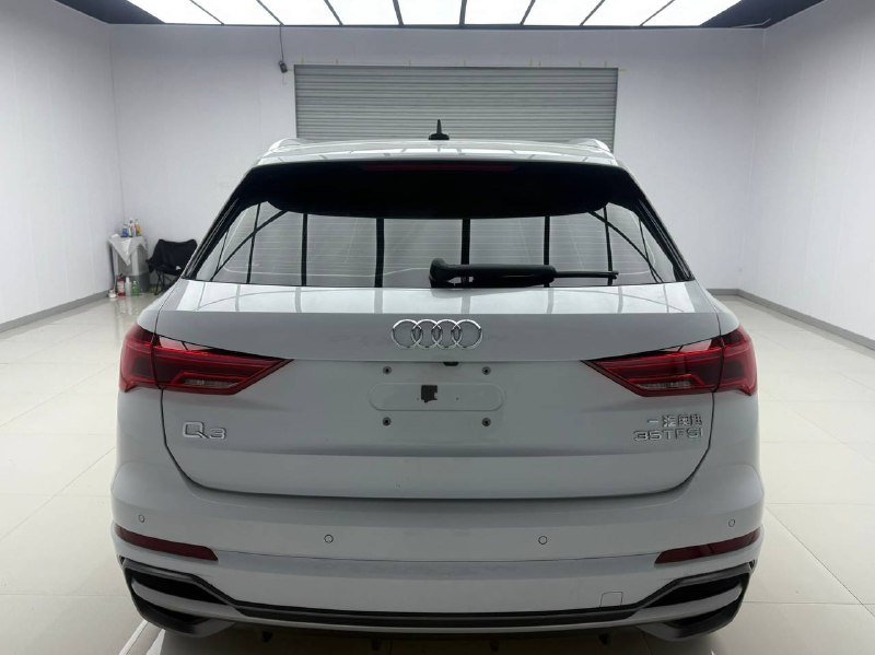 Audi Q3 2022 фото 3