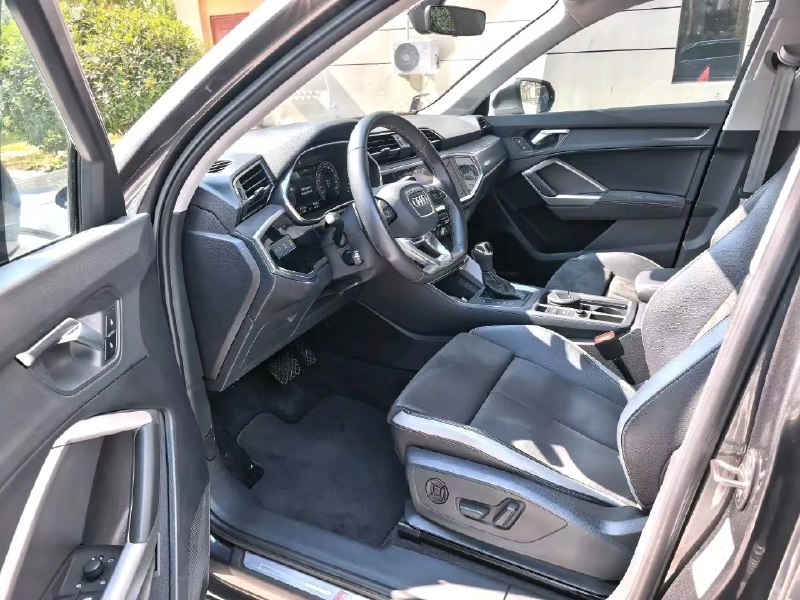Audi Q3 2023 фото 3