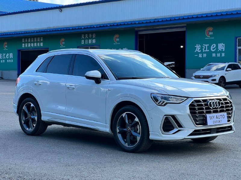 Audi Q3 2022 фото 2