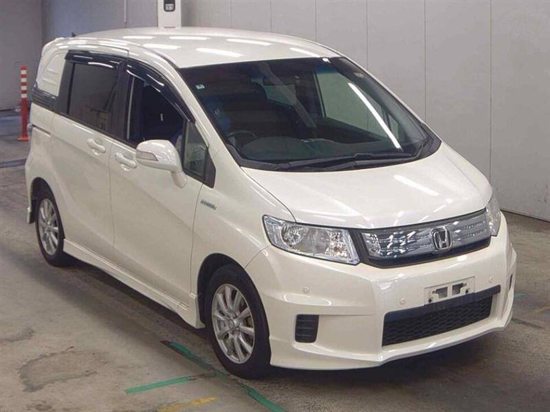 Honda FREED SPIKE HYBRID 2012 фото 1