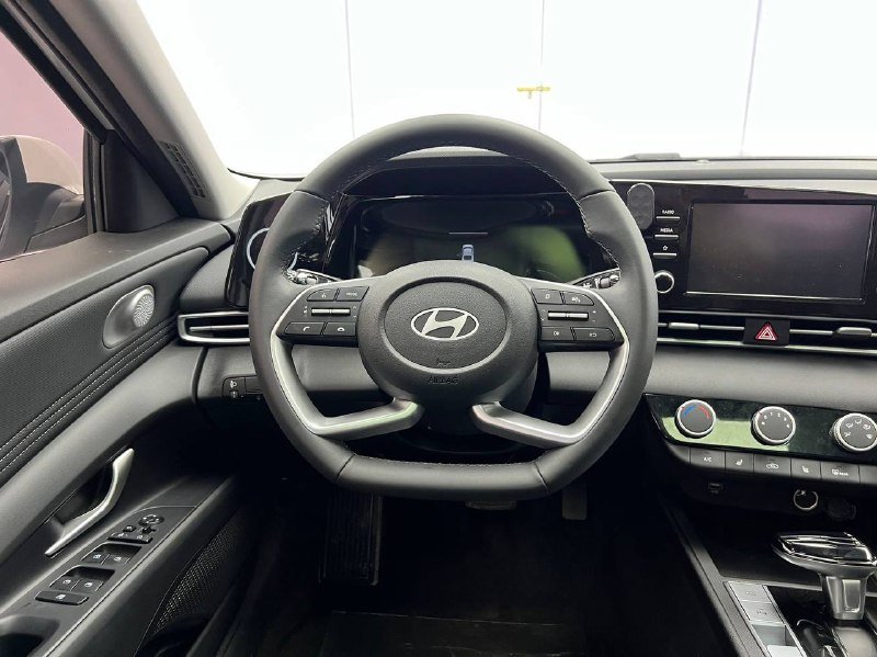 Hyundai Elantra 2023 фото 7