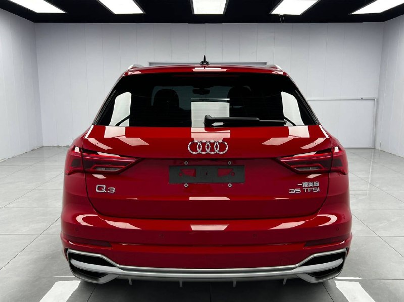 Audi Q3 2023 фото 3