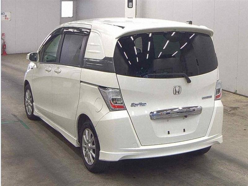 Honda FREED SPIKE HYBRID 2012 фото 4
