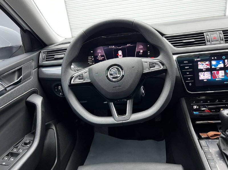 Skoda Superb 2024 фото 7