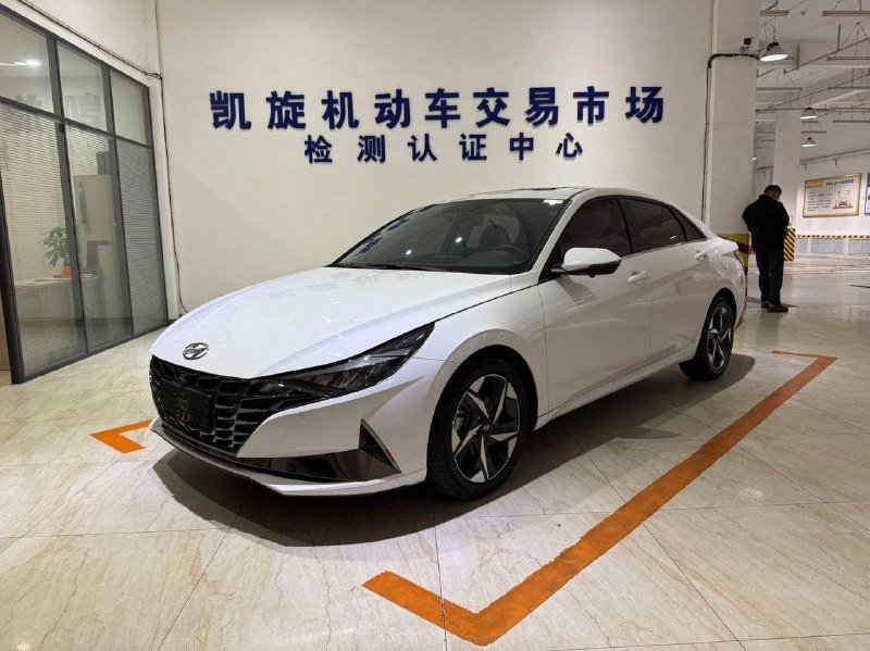Hyundai ELANTRA 2023 фото 2