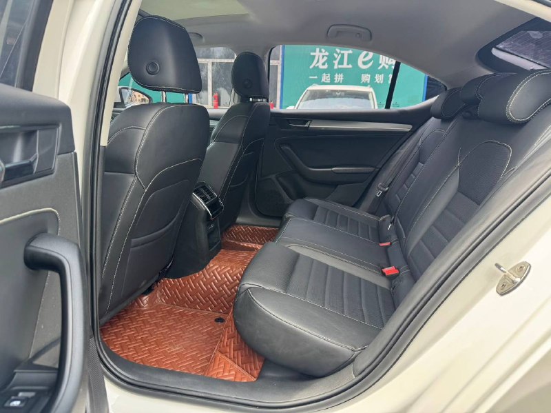 Skoda Superb 2021 фото 5