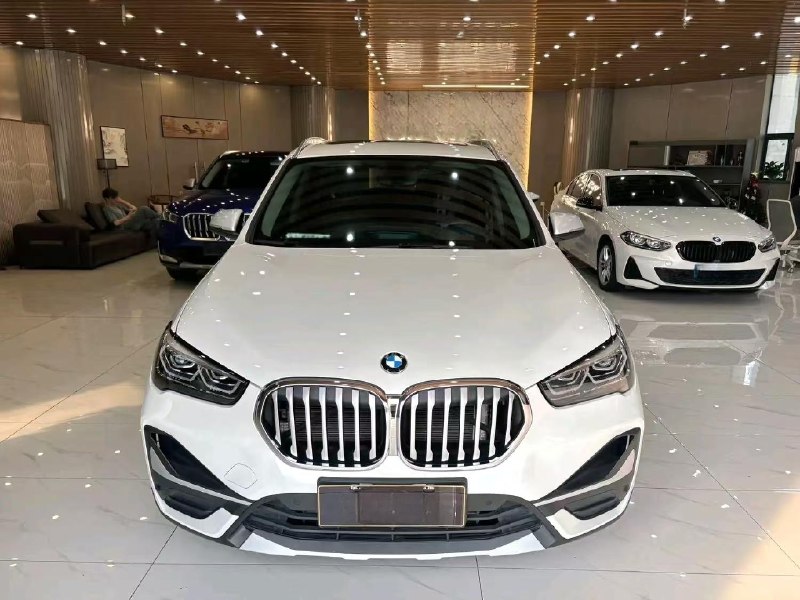 BMW X1 2022 фото 8