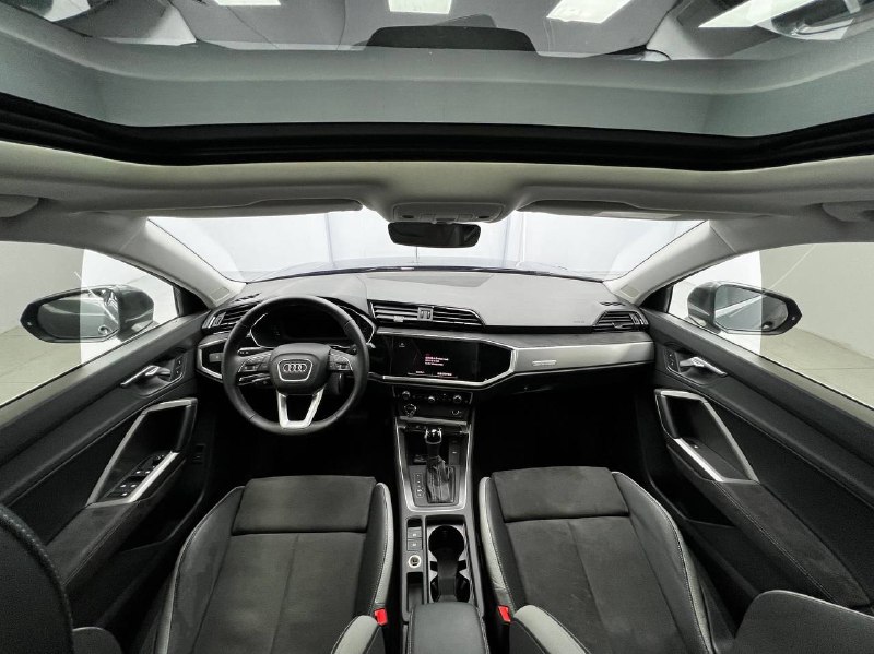 Audi Q3 2022 фото 8