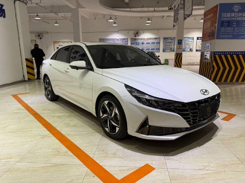 Hyundai ELANTRA 2023 фото 1