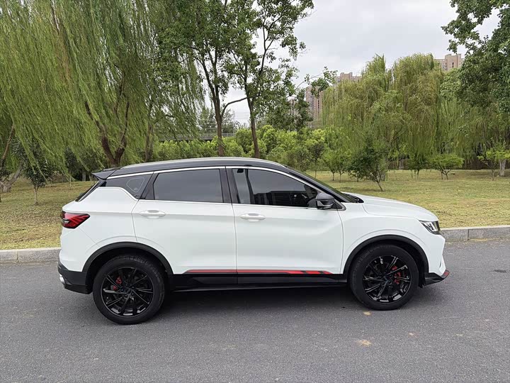 Geely Binyue 2021 фото 7