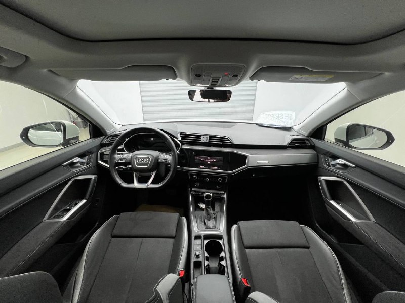 Audi Q3 2022 фото 8