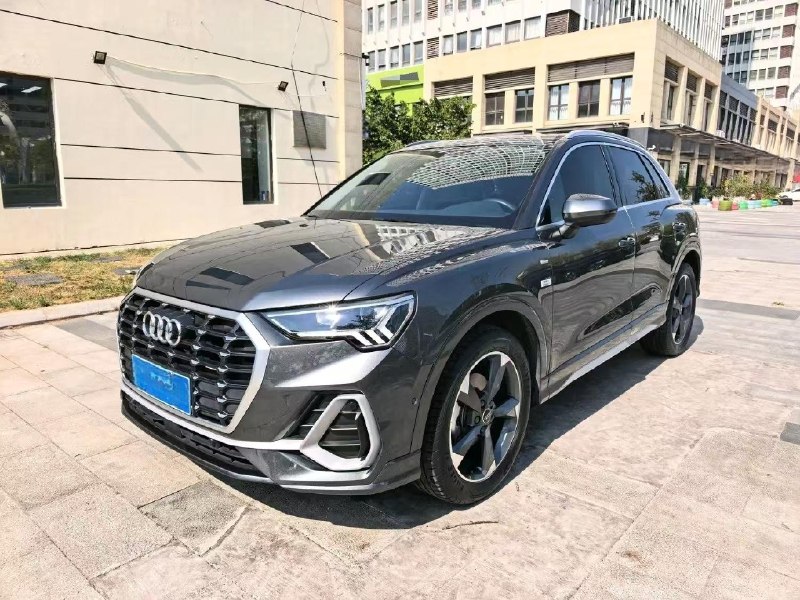 Audi Q3 2023 фото 7