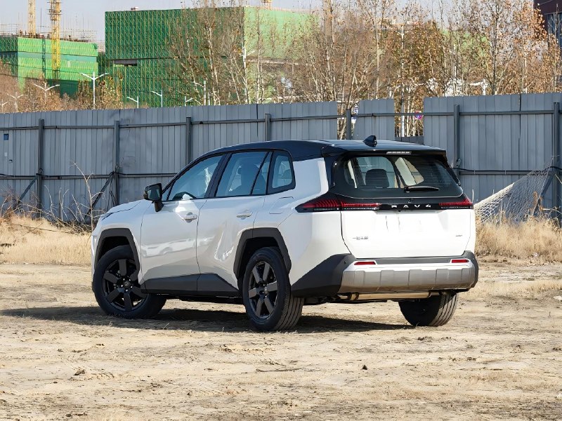 Toyota RAV4 2026 фото 2