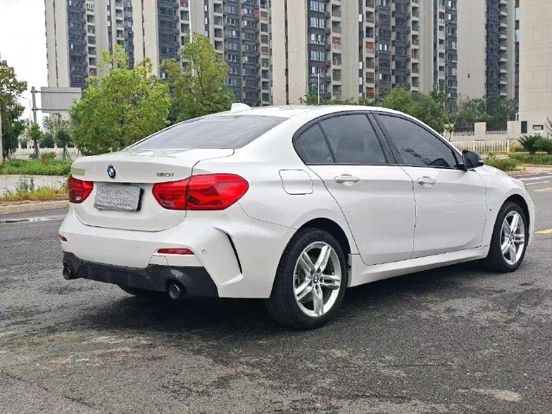 BMW 1‑серия 2022 фото 1