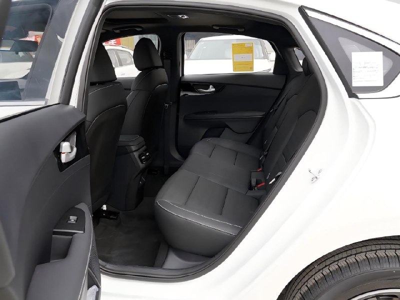 Kia K3 2024 фото 4