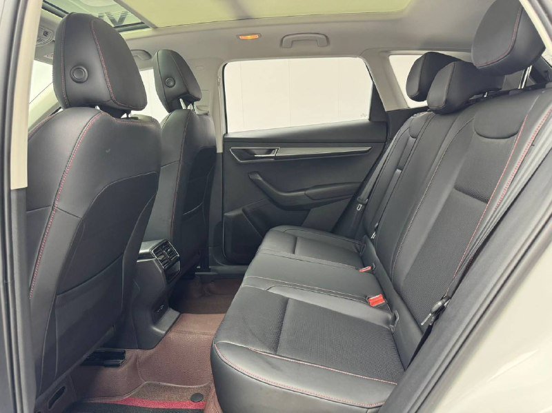 Škoda Karoq 2023 фото 5
