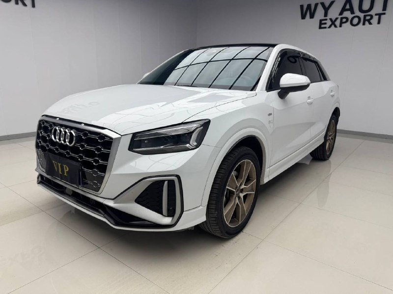 Audi Q2 2022 фото 1
