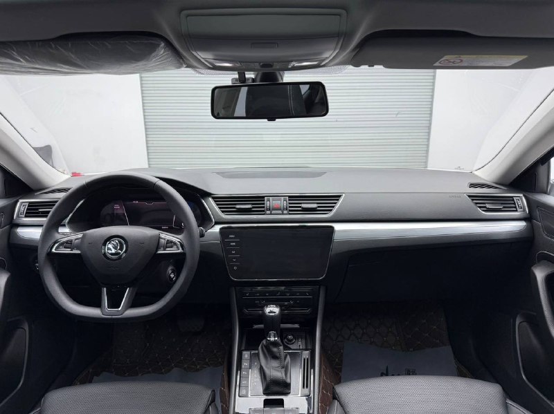 Skoda Superb 2024 фото 8