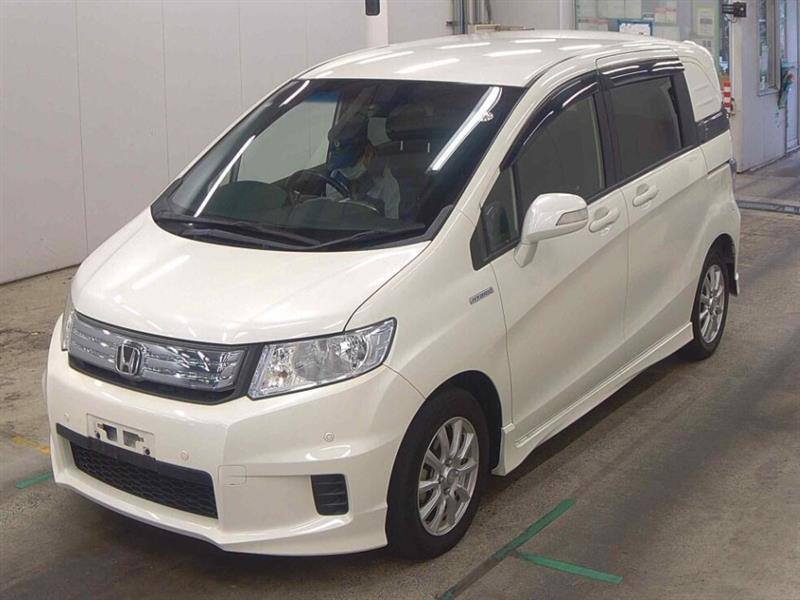 Honda FREED SPIKE HYBRID 2012 фото 2